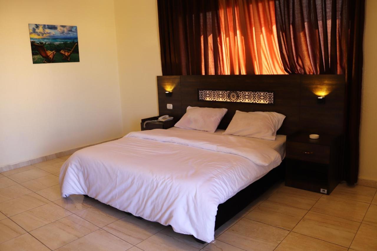 Eden Aqaba Hotel Esterno foto