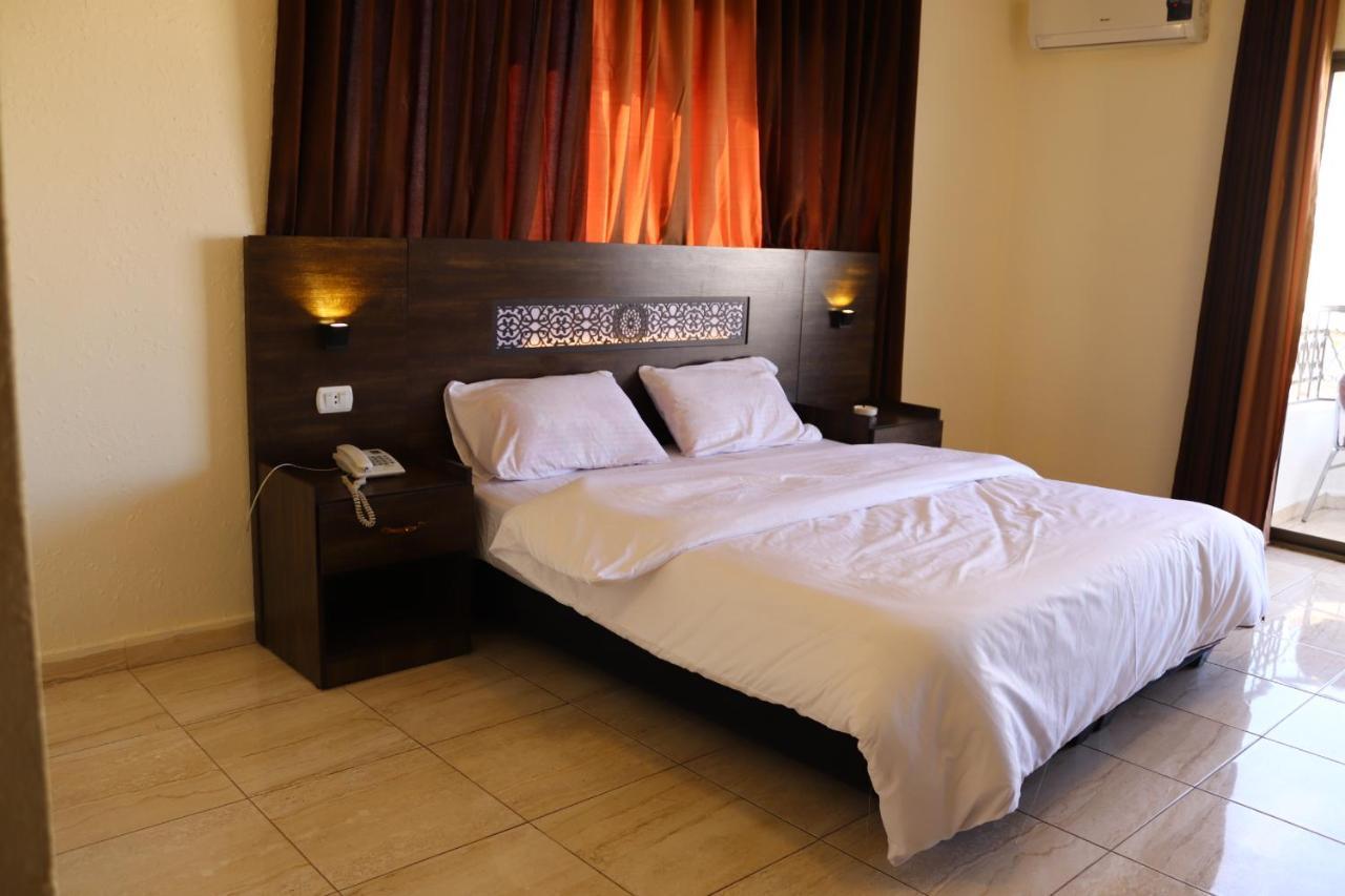 Eden Aqaba Hotel Esterno foto